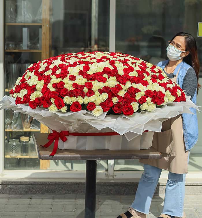 100 Roses | Flower Delivery in Dubai, Sharjah & Ajman | Same Day ...