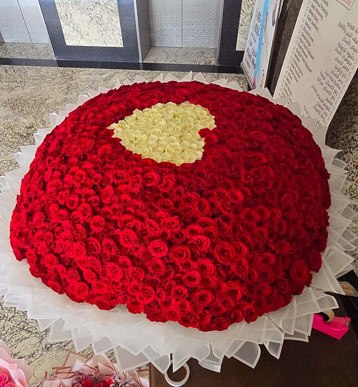 100 Roses | Flower Delivery in Dubai, Sharjah & Ajman | Same Day ...